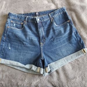 Gap shorts
